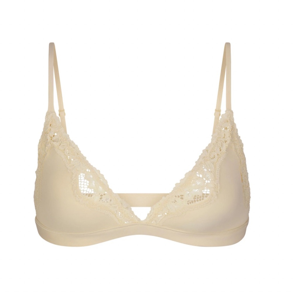 SKIMS FITS EVERYBODY LACE SCOOP BRALETTE